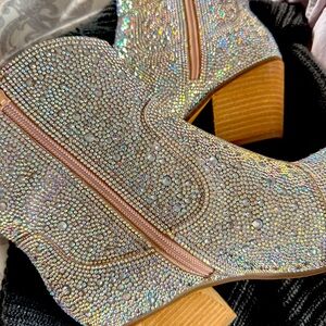 NWT -  Rhinestone Cowboy 🤠 Boots 👢- Sz 7.5